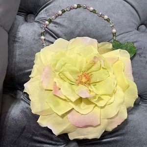 Marigot flower purse